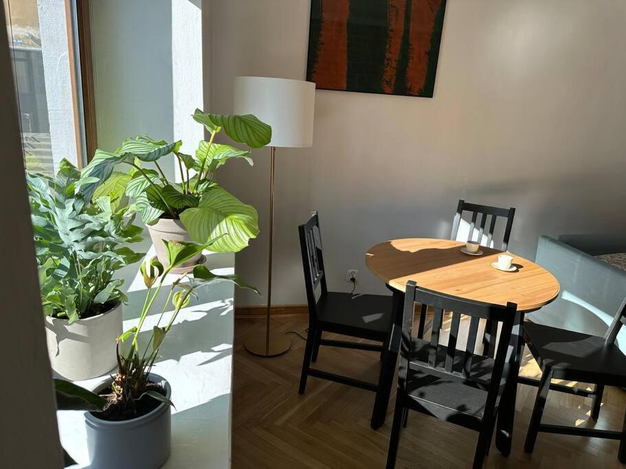 Stary Mokotow, Z Ogrodkiem Apartamento Varsóvia Exterior foto