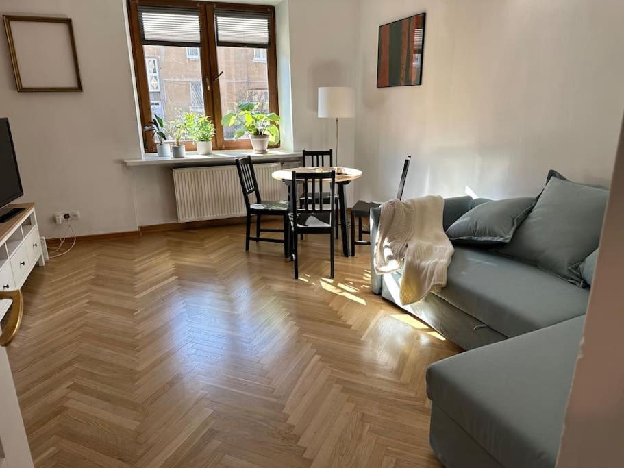 Stary Mokotow, Z Ogrodkiem Apartamento Varsóvia Exterior foto